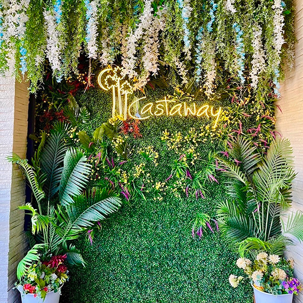 Castaway restaurant entrance