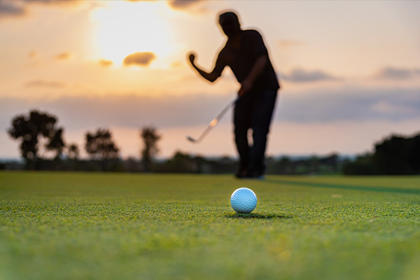 golfing-man-guts pose