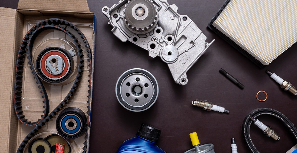 車のスペアパーツ各種