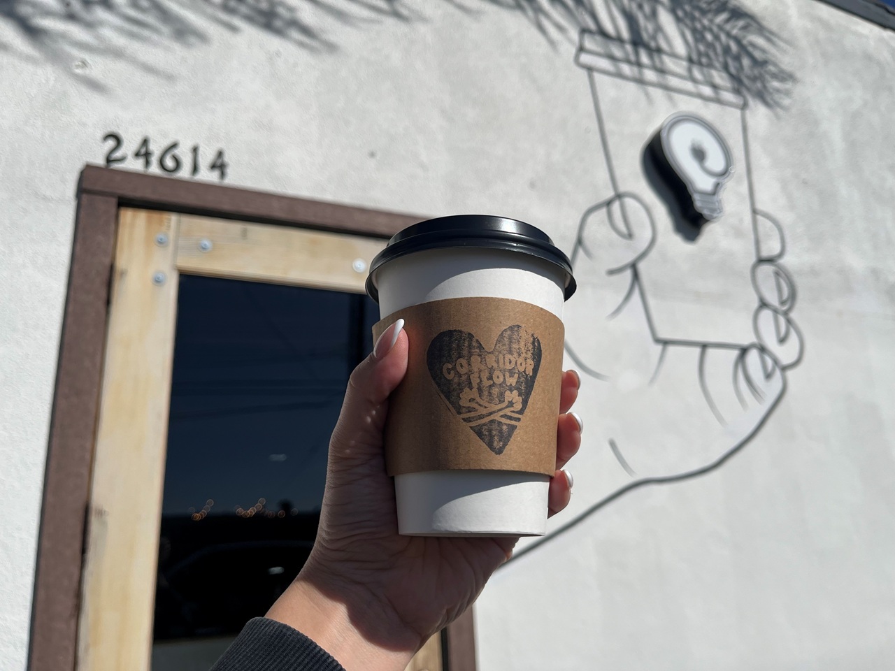 N子のカフェ巡り – Corridor Flow | Seeknet USA