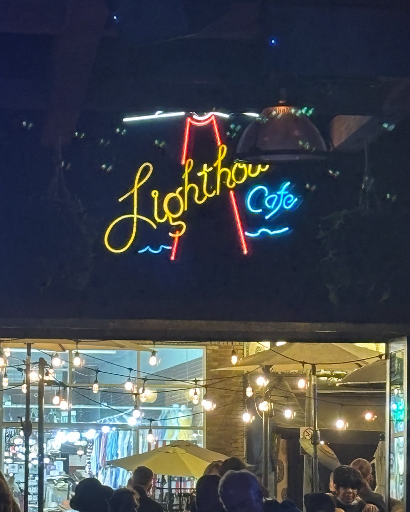Lighthouse Café ロゴ