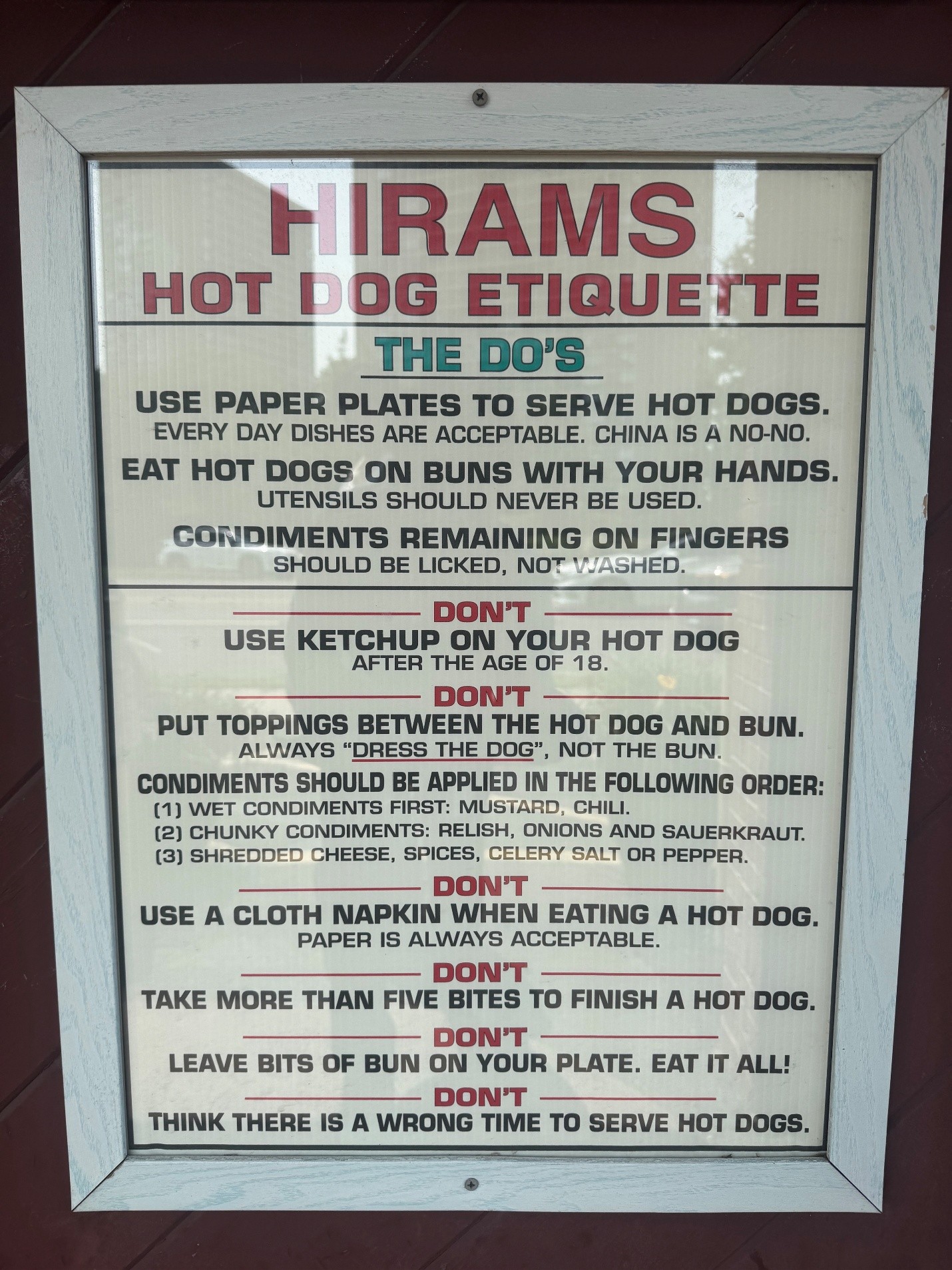 Hiram'sのHOT DOG ETIQUETTE看板