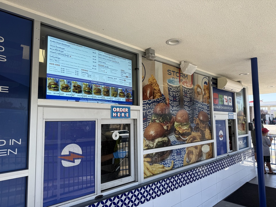 StormBurger イングルウッド店の外観