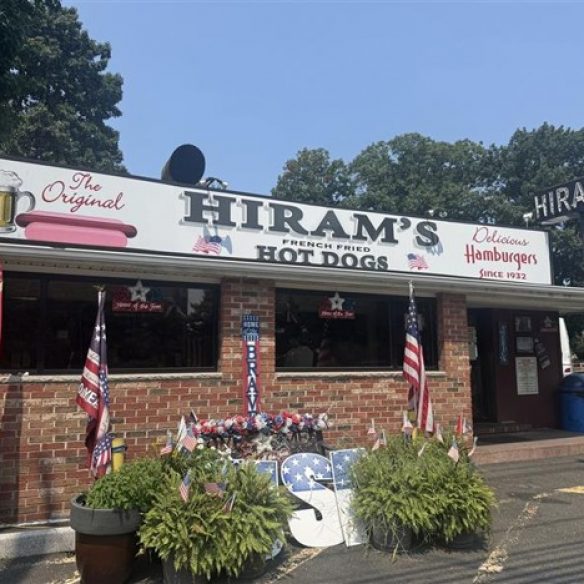 Fort LeeのHiram's Roadstand、レンガ造りの外観